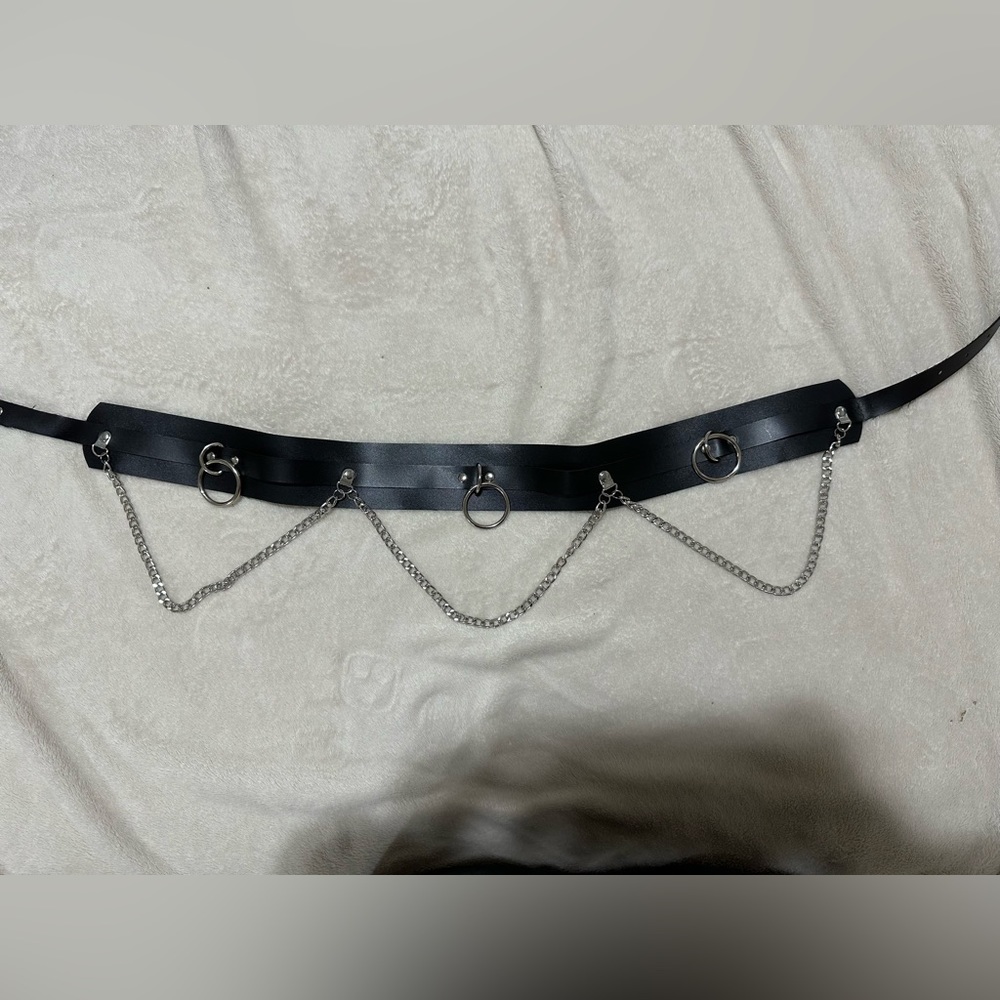 Ring and Chain Decor Buckle Belt